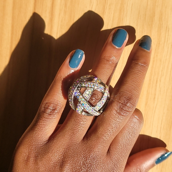 Ring - Picture 1 of 2